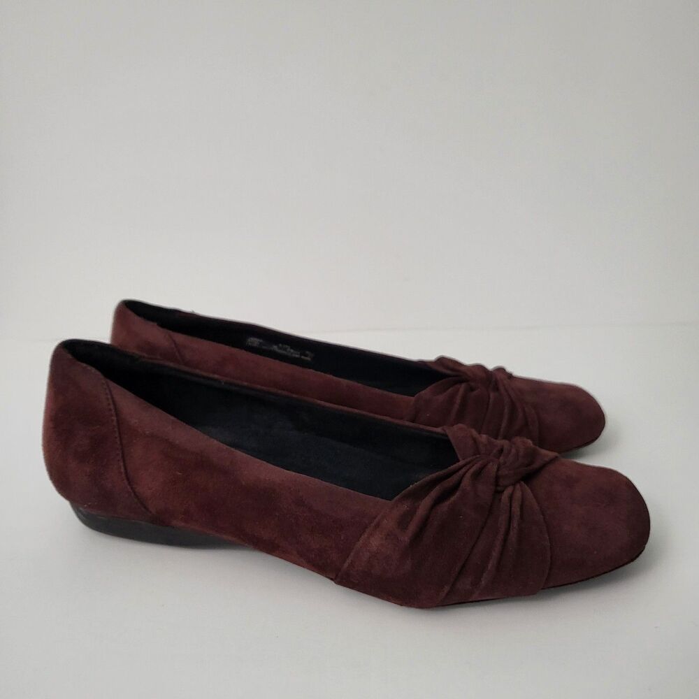 CLARKS Womens 8.5 Burgundy Suede Leather Comfort Shoes Slip On Loafers Flats